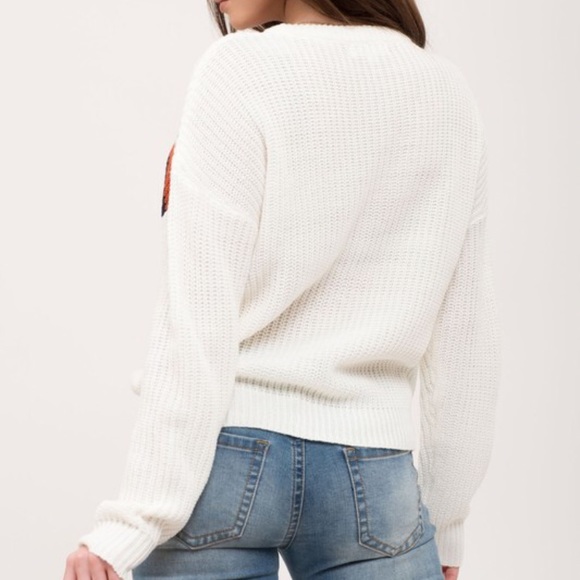 ❗️Last One L❗️White Stripe Cable Sweater - Picture 2 of 3